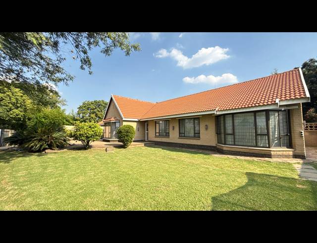 4 BEDROOM HOUSE FOR SALE IN BRACKENHURST